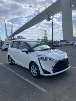 TOYOTA SIENTA 4WD в г.Владивосток