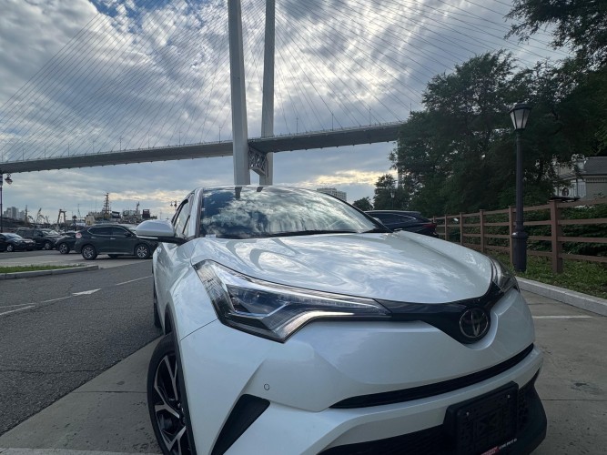 TOYOTA C-HR 4WD в г.Владивосток